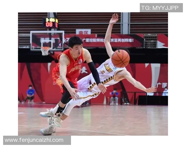 广厦队与马可波罗队激战正酣谁能在赛场上笑到最后